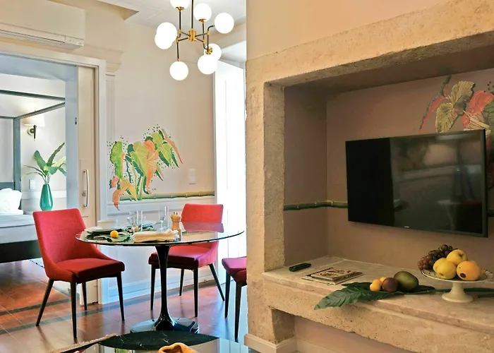Lisbon Colours Bairro Alto Apartments